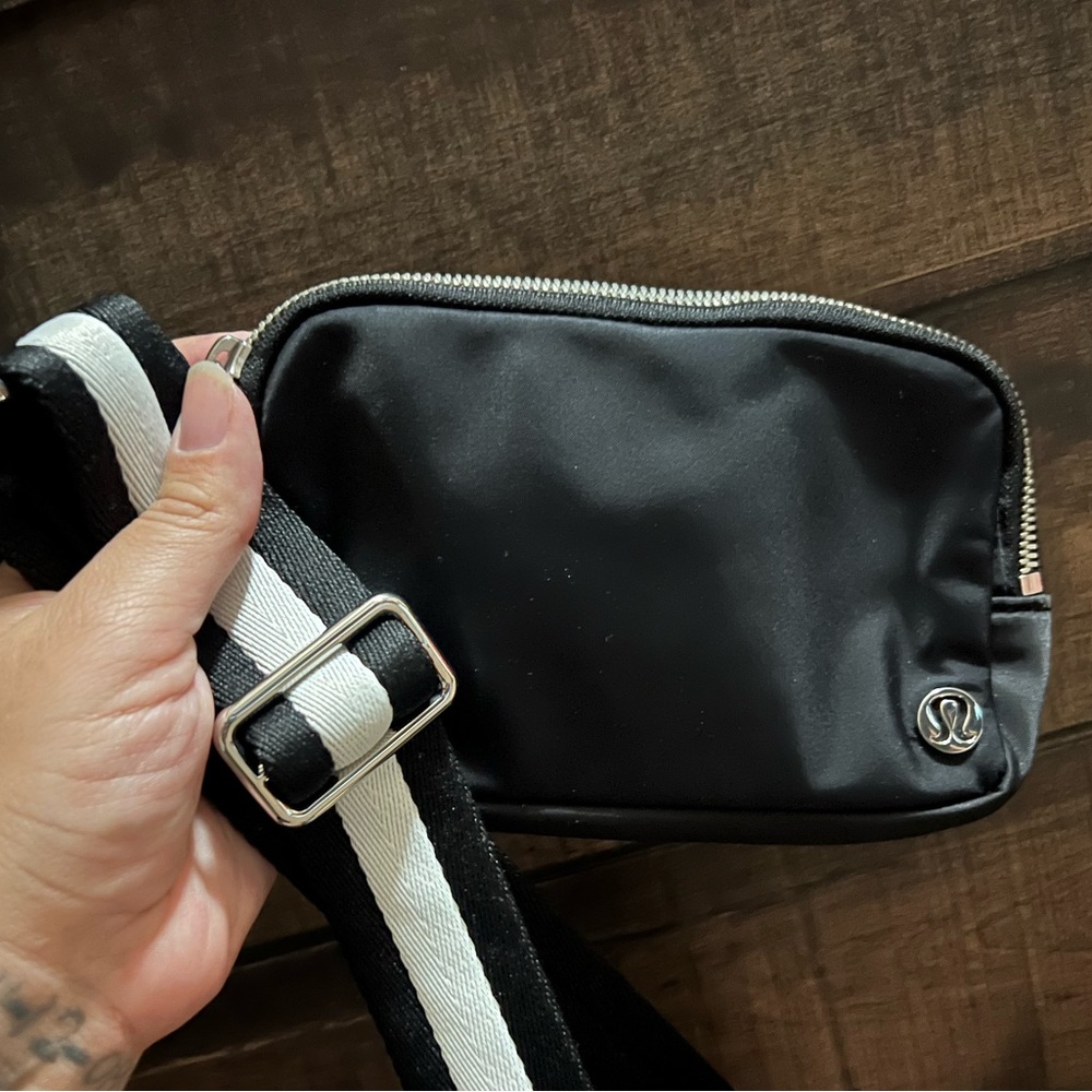 Brand new lululemon everywhere crossbody bag